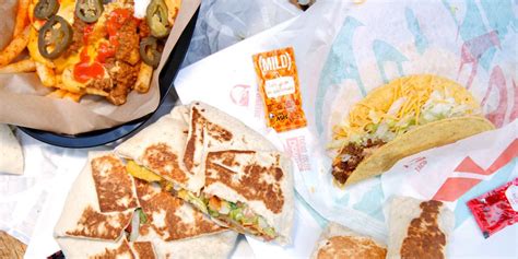 Taco bell christmas eve hours. Christmas Eve - 12/24/2023: Day After Christmas (Dec. 26) - 12/26/2023: New Year's Eve - 12/31/2023: Taco Bell Are Closed on: ... Taco Bell Regular Open Hours. Most Taco Bell locations will be open during the following hours, but still, hours may change due to different locations. For specific open hours of each location, please check … 