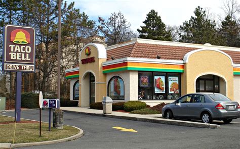 Taco bell fern creek. Lyft and Taco Bell are partnering up for something they have dubbed 'Taco Mode.&quot;...YUM Lyft and Taco Bell (YUM) are partnering up for something they have dubbed 'Taco ... 