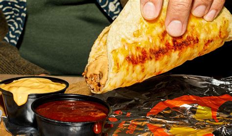 Taco bell grilled cheese dipping taco. Aug 5, 2023 ... Taco Bell's shredded beef grilled cheese dipping tacos launched on August 3, and one staffer says they are "amazing" 