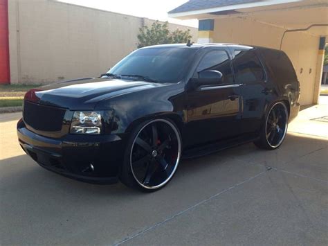 Brothers Tahoe sitting clean on 28 inch dub ballers hope you guys like it.. 