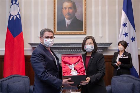 Taiwan recalls ambassador as Honduras switches ties to China