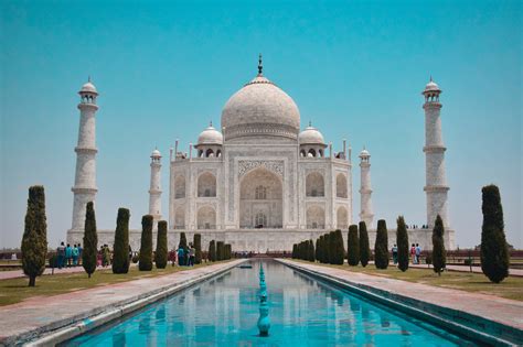 Taj mahal where is. Tāj Mahal (tiếng Urdu: تاج محل, tiếng Hindu: ताज महल) là một lăng mộ nằm tại Agra, Ấn Độ. Hoàng đế Mogul Shāh Jahān (gốc Ba Tư, lên ngôi năm 1627 ); trong tiếng Ba Tư Shah Jahan (شاه ‌جها) có nghĩa là "chúa tể thế giới" đã ra lệnh xây nó cho người vợ của mình ... 