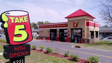 Take 5 offers quick, express drive-thru oil changes in Kennesaw. We are also happy to replace your windshield wipers or air filter while you stay in your car! Call or visit us today for an oil change (your choice of synthetic oil or other options), air filter or wiper blade replacement, and excellent customer service..