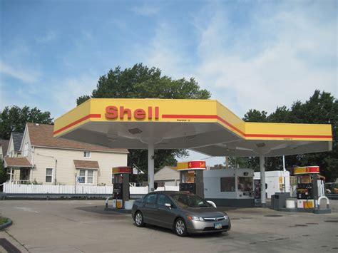 Take me to the shell gas station. The energy giant joins BP in posting extraordinary results on the back of soaring oil and gas prices. Good morning, Quartz readers! Shell’s quarterly profits almost tripled. The en... 