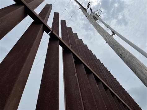 Talks over controversial Southern border wall resume in D.C.