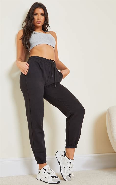Tall joggers women. Dec 7, 2022 · Girlfriend Collective 50/50 Classic Jogger. This pair has a classic, relaxed fit that's available in tons of colors and sizes, with options from XXS all the way to 6XL. Taller testers especially ... 
