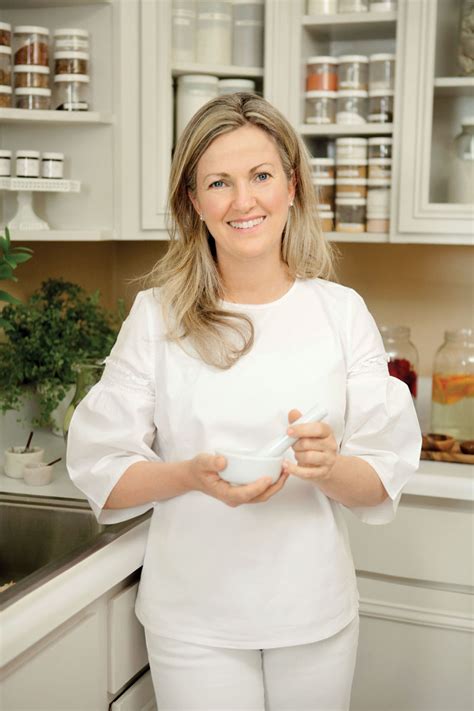 Tammy fender. Tara Inc. Photography. Aesthetician and skin care savant Tammy Fender knows amazing things can be made in the kitchen. In the early 1990s, she began making organic dermal formulations at home, using plants, herbs, and ancient medicinal principles. She also studied chemistry, botany, and healing therapies … 