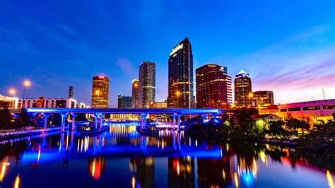 Tampa downtown. Those living in a Downtown Tampa apartment can take advantage of being in the heart of this amazing urban area, which is surrounded by a number of up-and-coming cities like St. Petersburg and Clearwater. Tampa Bay is traversable by various large interstate highways, which makes getting to and from anywhere in the region a breeze, and there are ... 