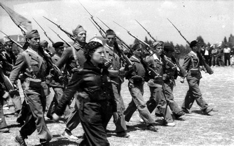 Tanger bajo la accion protectora de españa durante el conflicto mundial, junio 1940   octubre 1945. - A állam gazdasági szerepváltozásának jogi tükröződése.