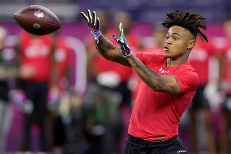 5 Zero-RB Best Ball Targets Before the NFL Draft. by 4for4 Staff. Show More. Get expert fantasy football advice to help you with your decision on whether or not you should start Noah Brown or DeVonta Smith for Week 18.. 