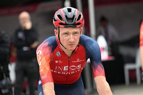 Tao Geoghegan Hart crashes out of Giro d’Italia; Pascal Ackermann wins 11th stage