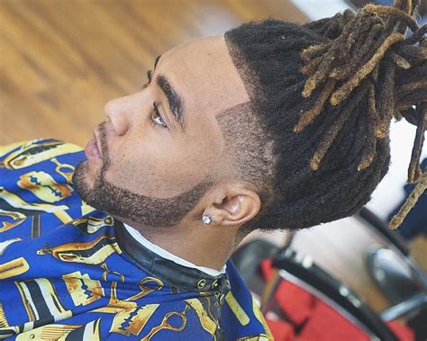 always give yourself the decision to go to have less locs because if you only have a high top you won’t have the option to get a full head without going through the awkward phase. U dont even have enough hair dont get locs het a Mohawk or mid taper. Go with a low taper. High..