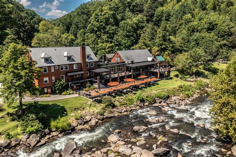 Tapoco lodge. The Tapoco Lodge Historic District encompasses a historic mountain lodge and resort in Robbinsville, North Carolina. The lodge was developed in the 1930s by Tapoco, formerly … 