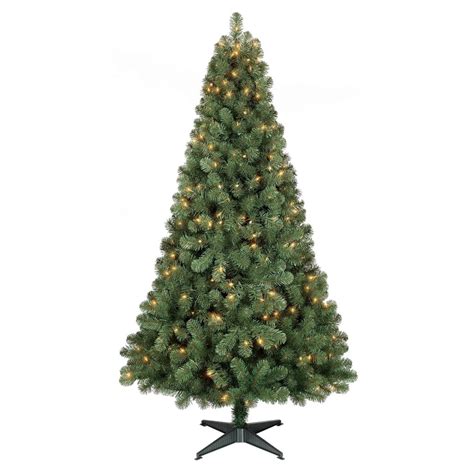 This artificial Christmas tree is styled to lo