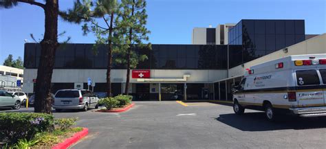 Tarzana hospital. It does provide emergency services. There are 289 medical professionals and 114 doctor groups affiliated with the hospital. On average at PROVIDENCE CEDARS SINAI TARZANA MEDICAL CENTER, emergency patients were charged $25,594. This is lower than the state average of $26,501. It is also … 