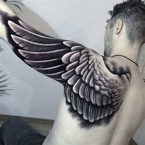 Tatouage aile d'ange discret