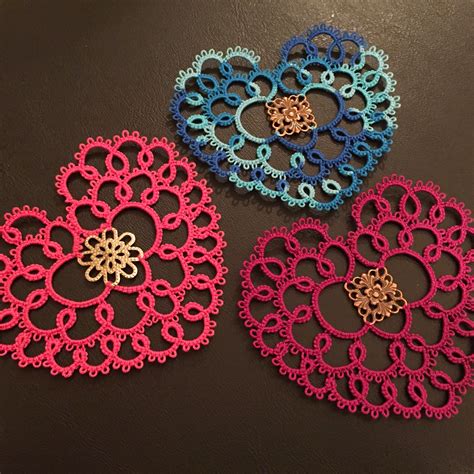 Tatting heart patterns. Here are some tatted heart patterns which will suit someone who wants to move into simple two shuttle tatting and beadwork. These are great for small gifts and decorative items on cards and clothing. 3 Hearts and a button Jane Eborall [offsite link] Three patterns on one page. Similar hearts with buttons in the center make up quickly. 