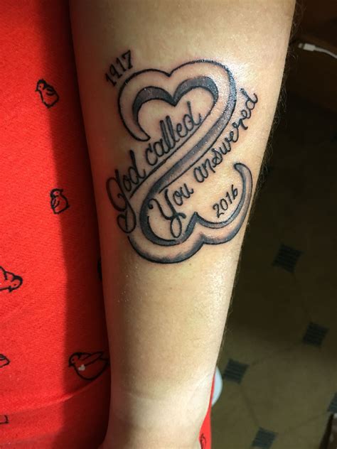 Memorial Tattoos That Include Names & Dates. The simplest and most direct way of honoring a loved one who has passed is by listing his or her name and/or the dates of birth and death.
