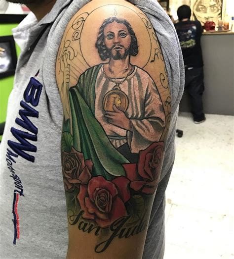  Descubre impresionantes diseños de tatuajes de San Judas Tadeo y la Virgen de Guadalupe que te inspirarán a mostrar tu devoción. Encuentra los mejores diseños y elige el tatuaje perfecto para expresar tu fe. . 