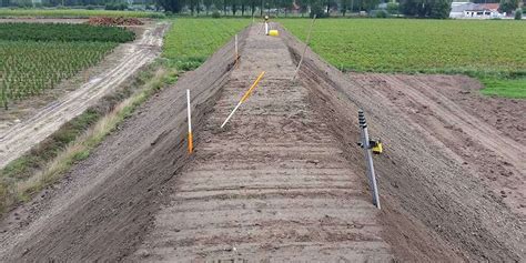 Tatud - Mar 12, 2024 · Talud ini dipasang untuk membendung air atau menahan tekanan lateral tanah yang aktif. Talud tipe turap menggunakan material berupa beton baja yang menghasilkan kualitas yang mumpuni, sehingga sering digunakan untuk tanah yang memiliki gedung tinggi di atasnya. Selain itu, talud tipe turap juga tahan terhadap cuaca lingkungan yang ekstrem. 6. 