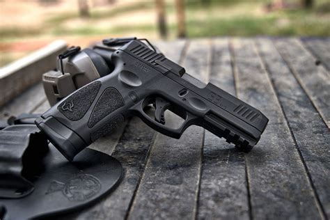Taurus glock 19. Handgun Hero lets you visually compare any two handguns side-by-side. Compare old pistols vs new pistols, pocket revolvers vs subcompacts, or anything else. 
