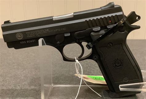 Taurus pt945 review. This evening I will be reviewing one of them, A Taurus PT945 in shiny stainless. This beauty came in its original box with a manual and some bling ( a sweet Taurus keychain ) along with one OEM magazine and two aftermarket mags. 