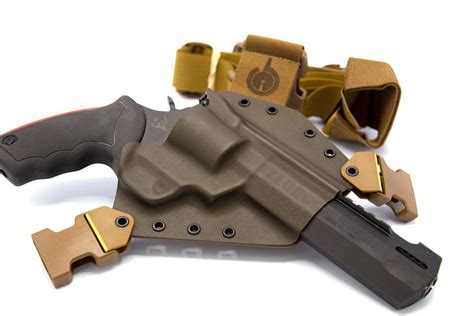 AZRenegade Discussion starter · #11 · Nov 29, 2019 (Edited) I ordered the Alaskan Hunter hip holster with the 6 round drop loop. I figure the width of the drop loop will spread the weight of the revolver more evenly over the belt. Plus it'll be easier to holster and draw the 7" barrel. The cross draw looked good, too.. 