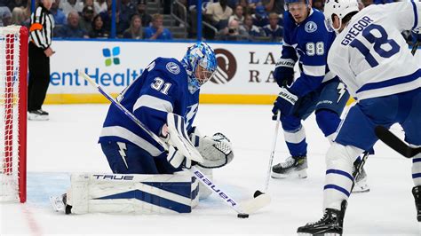 Tavares scores in OT as Maple Leafs rally late to beat Lightning 4-3