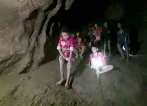 Tayland mağarada mahsur kalan öğrenciler