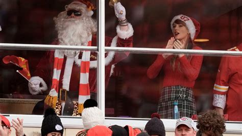 Taylor Swift celebrates Christmas Day by watching Travis Kelce and Chiefs play Las Vegas