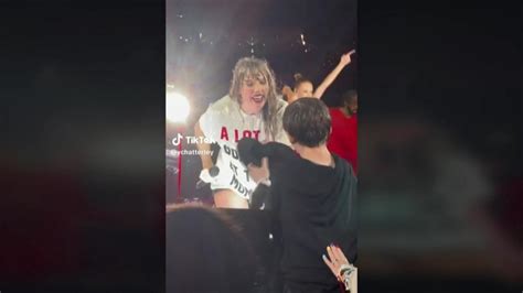 Taylor Swift gifts signed hat to 10-year-old from Connecticut during Gillette Stadium show