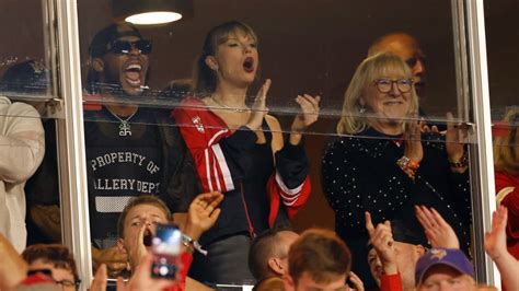 Taylor Swift returns to Arrowhead Stadium to see Travis Kelce and the Chiefs face the Broncos