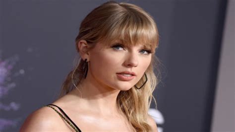 Taylor Swift returns to Nashville, reveals ‘Speak Now’ date