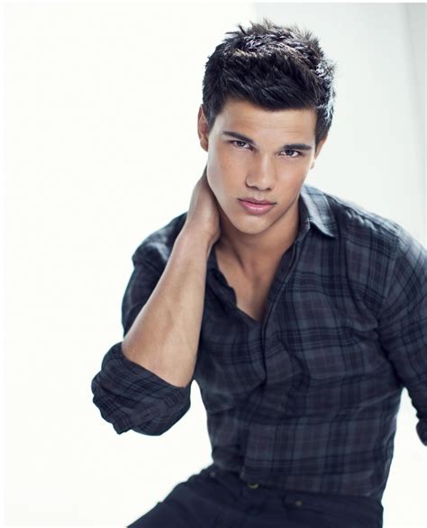 Taylor Lautner's Early Life and Career Beginnings. Born o