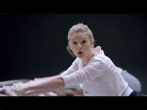 Taylor swift - shake it off released