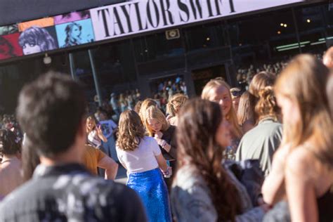 Taylor swift at concert. 3 Mar 2024 ... Brie Larson, Sarah Paulson, and Lupita Nyong'o ... The three stars attended Swift's Los Angeles show together, with Larson posting Instagram ... 