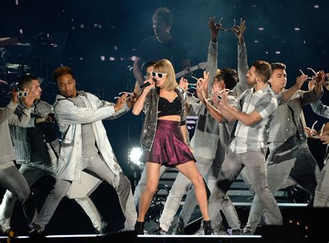 Taylor swift backup dancers eras tour. Watching Taylor Swift sans the hustle and bustle of going to a concert venue was a delight. Sure, I missed the friendship bracelets and the shared energy of a hyped-up crowd, … 