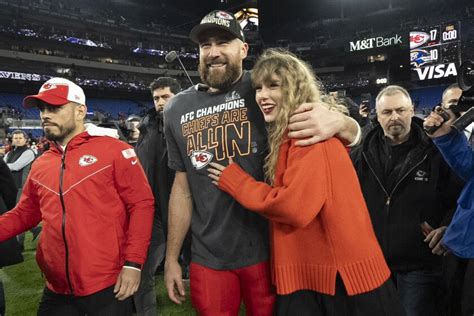 Taylor swift baltimore. BALTIMORE, MARYLAND - JANUARY 28: Travis Kelce #87 of the Kansas City Chiefs (L) celebrates with Taylor Swift after defeating the Baltimore Ravens in … 