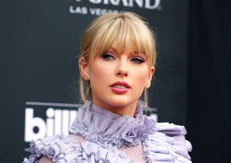 Taylor swift brands. Photo: Taylor Swift/Beth Garrabrant. With those numbers and widespread buzz around her release of Red (Taylor's Version), Taylor Swift is everywhere. To her credit, Taylor's … 