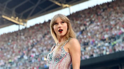 Taylor swift concert merch. Things To Know About Taylor swift concert merch. 