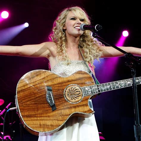 The Fearless Tour was the debut concert tour by the American singer-songwriter Taylor Swift, who embarked on it to support her second studio album, Fearless (2008). It was her first headlining concert tour after she had opened shows for other musicians to support her 2006 self-titled debut album.. The tour covered 118 dates and visited North America, …. 