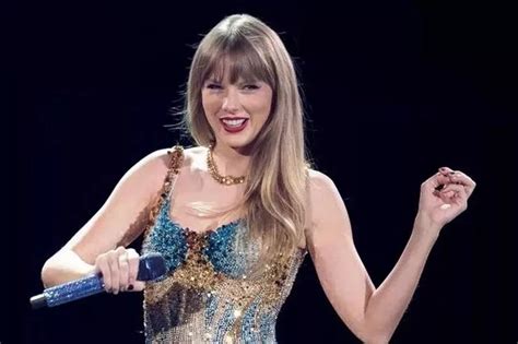 May 14, 2023 · Taylor Swift is extremely protective over her fans. The music superstar is currently on her Eras Tour wowing thousands of fans each night. But during her recent stop at Philadelphia’s Lincoln ... . 
