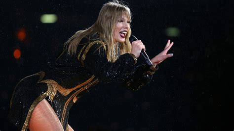 Taylor swift global tour. September 26, 2023 5:02am. Taylor Swift onstage at SoFi Stadium on August 9 Getty. She’s going worldwide. AMC’s concert movie Taylor Swift: The Eras Tour now will get a … 