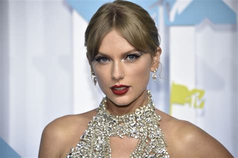 Taylor swift kworb. A website that collects and analyzes music data from around the world. All of the charts, sales and streams, constantly updated. 
