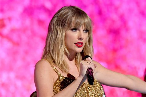 Taylor Swift Livestreams 'Reputation'-Era Song Mashup From Singapore. Music News. Taylor Swift Livestreams ‘Reputation’-Era Surprise Song Mashup From …. 