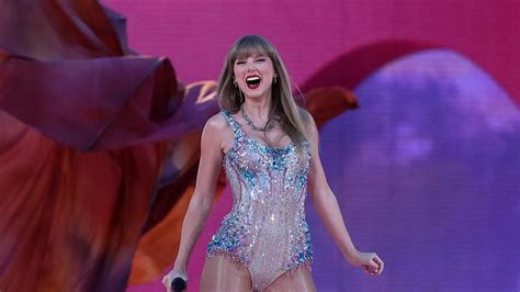 Feb 28, 2024 · Después de un tiempo de negociaciones, Taylor Swift ha añadido una nueva fecha a su paso por Madrid. Será el 29 de mayo y la venta de entradas para este nuevo concierto arranca este miércoles a las 15:00h. Desglosamos los precios, incluidos los paquetes VIP. Ticketmaster reactiva el envío de códigos para comprar entradas para el concierto de Taylor Swift Concierto Taylor Swift en Madrid ... . 
