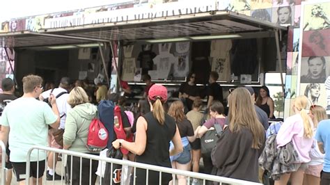 Taylor swift merch cincinnati. The merch trailer opens Thursday on Race Street from 10 a.m. to 7 p.m. and noon on Friday and Saturday. Officials said the line can start at 8 a.m. by the Andrew Brady Music Center on Freedom Way. 