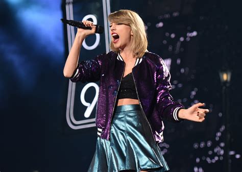 Taylor swift miami concert. The 1989 World Tour was American singer Taylor Swift's fourth concert tour. It was for her album 1989, which was made in 2014. The tour started on May 5, 2015 in Tokyo, Japan. ... October 27, 2015 – Miami: Dwyane Wade giving Swift a jersey that has the number "13". It is Taylor Swift's lucky number and it was Dwayne Wade's 13th season with the Miami … 