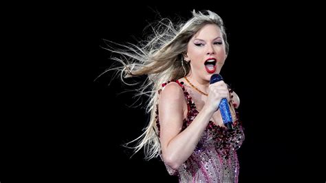 Overall, Taylor Swift is one of the greatest singer-songwriters of all time, and it's easy to listen to her diverse repertoire on repeat. However, for those who'd like to branch outside of Taylor Swift's discography, we've included a list of ten musicians who share similar artistry and musical qualities with the queen herself.. 