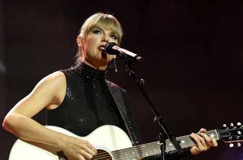 Taylor Swift was back to herself during a Friday concert in Brazil after mourning the death of a fan just one week ago. ... 11/25/2023 5:39 AM PT ... (@jvve31) November 24, 2023 @jvve31.